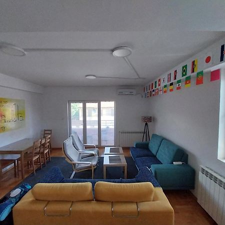 Railway Hostel スコピエ エクステリア 写真