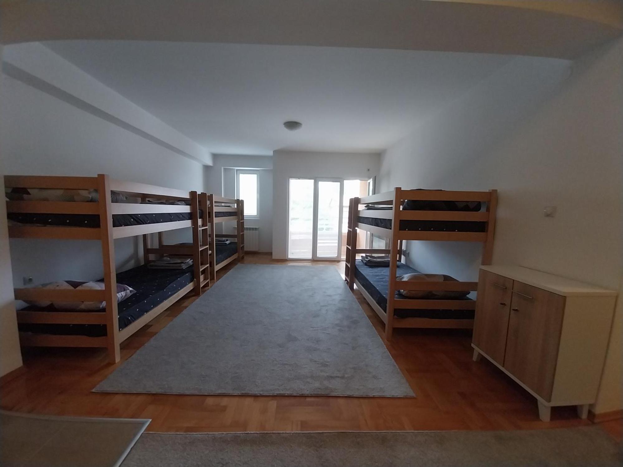 Railway Hostel スコピエ エクステリア 写真