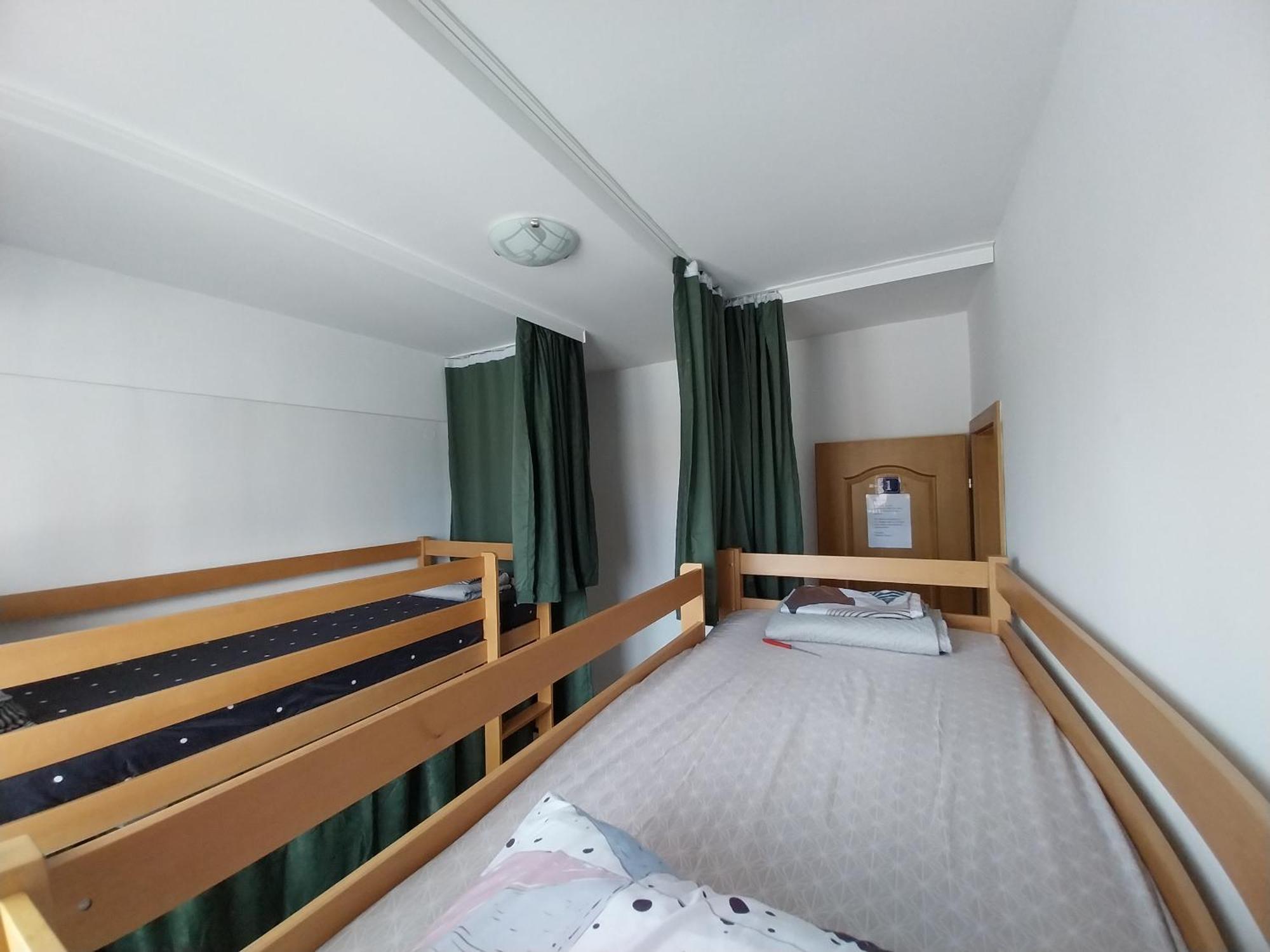 Railway Hostel スコピエ エクステリア 写真