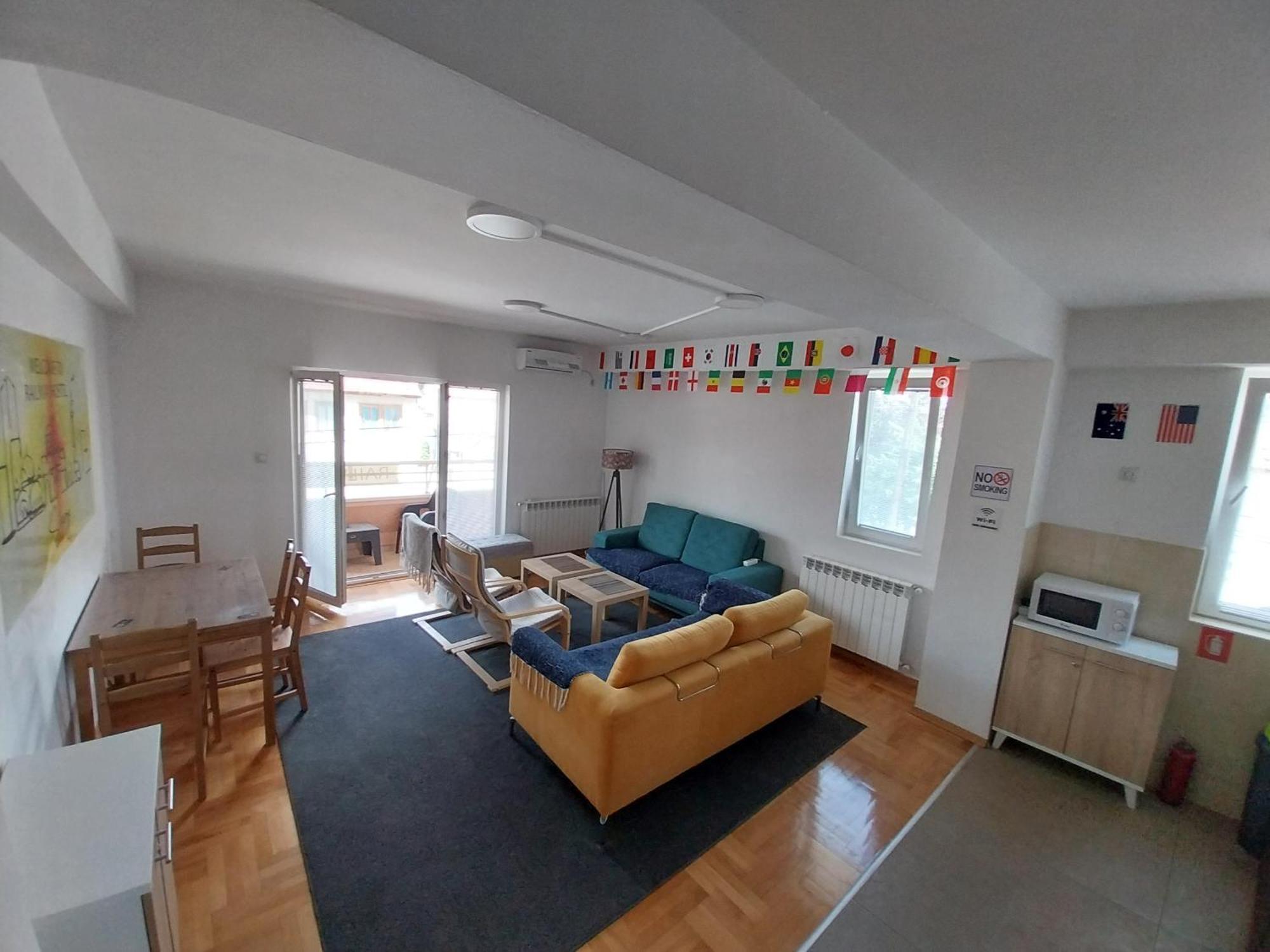 Railway Hostel スコピエ エクステリア 写真
